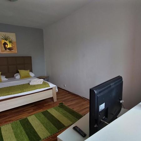 Magic Studio Hunedoara Lägenhet Exteriör bild
